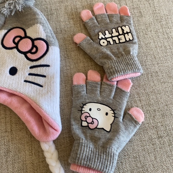 🪞 hello kitty fleece lined pink beanie glove Sanrio set - Picture 9 of 14